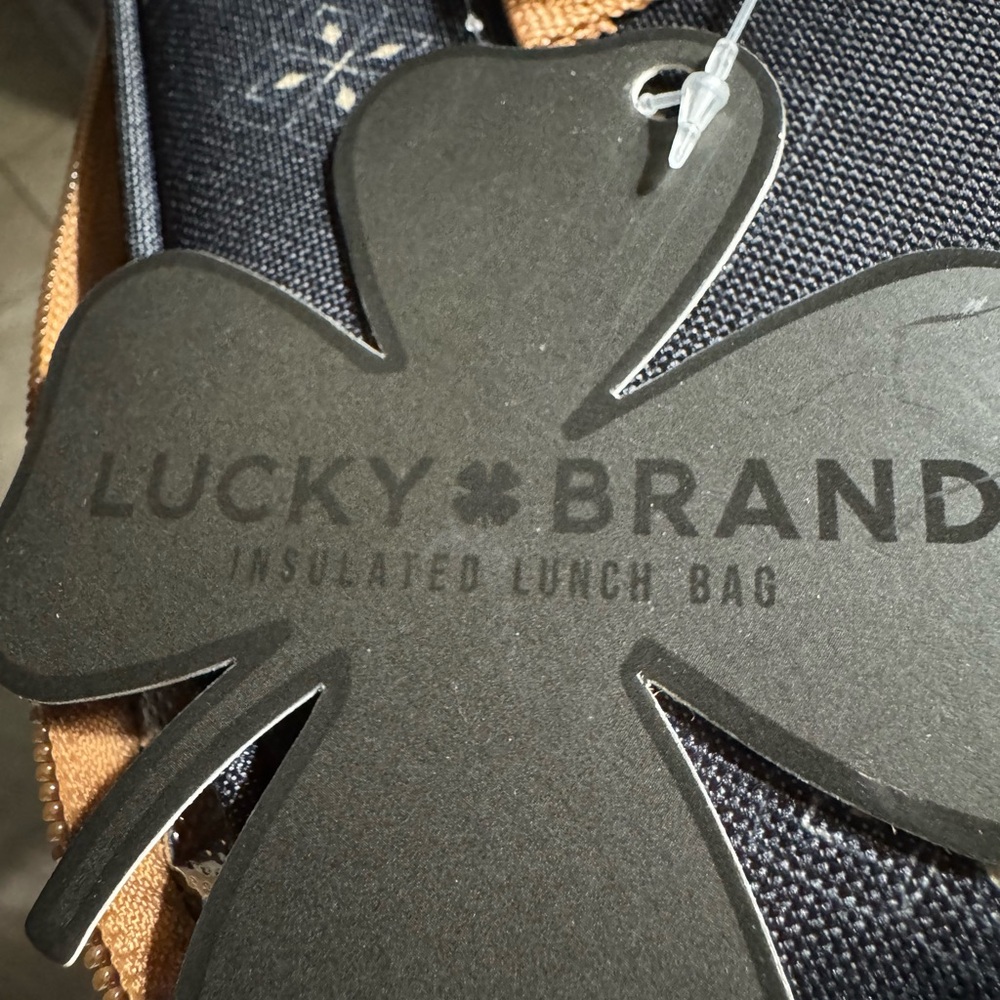 NWT Lucky Brand Dark Navy Insulated Lunch Bag 10”X 7”X 7.5” - Picture 6 of 7